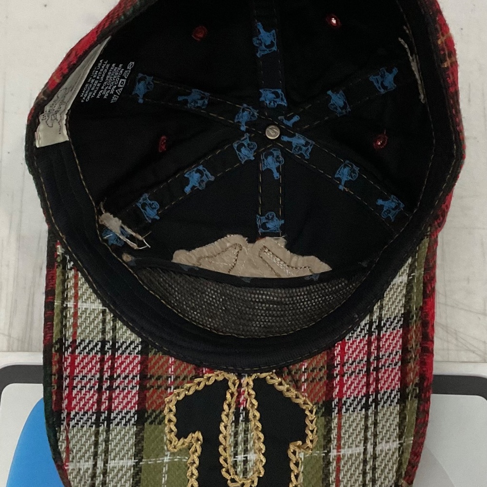 True religion Distressed Cap. - Picture 5 of 7